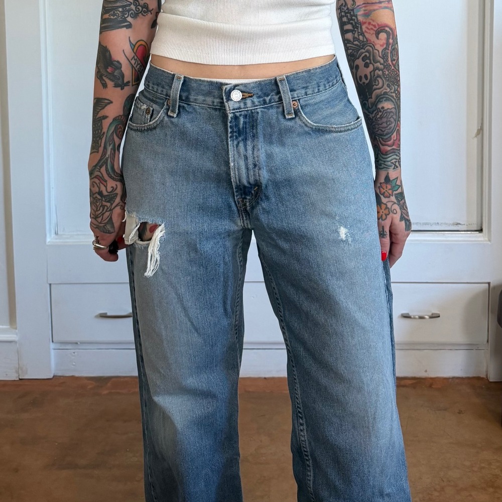 Vintage Levis 529 Mens Jeans 34x32 Light Wash Distressed Baggy Straight Leg - Picture 2 of 7